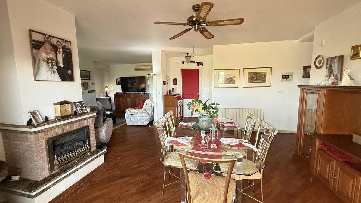 5 Bed Detached Villa in Las Ramblas Golf