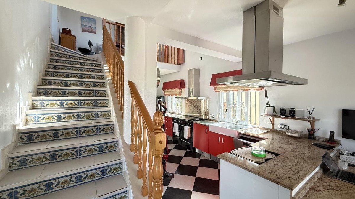 5 Bed Detached Villa in Las Ramblas Golf