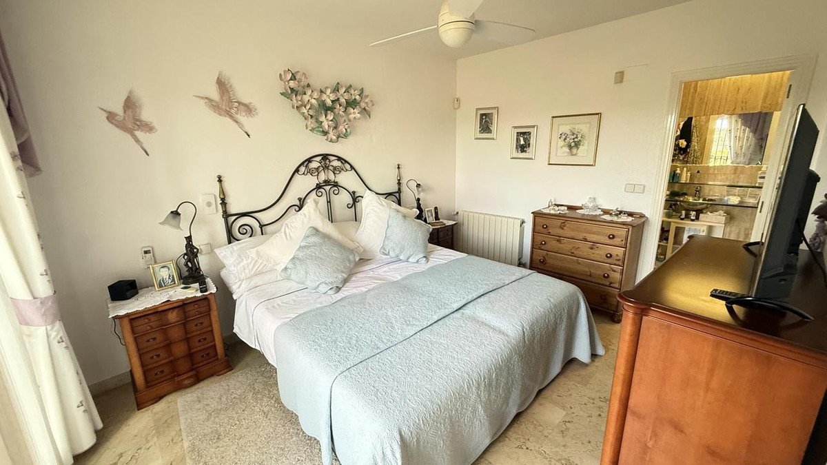 5 Bed Detached Villa in Las Ramblas Golf