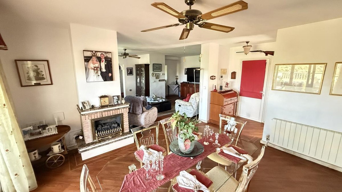5 Bed Detached Villa in Las Ramblas Golf