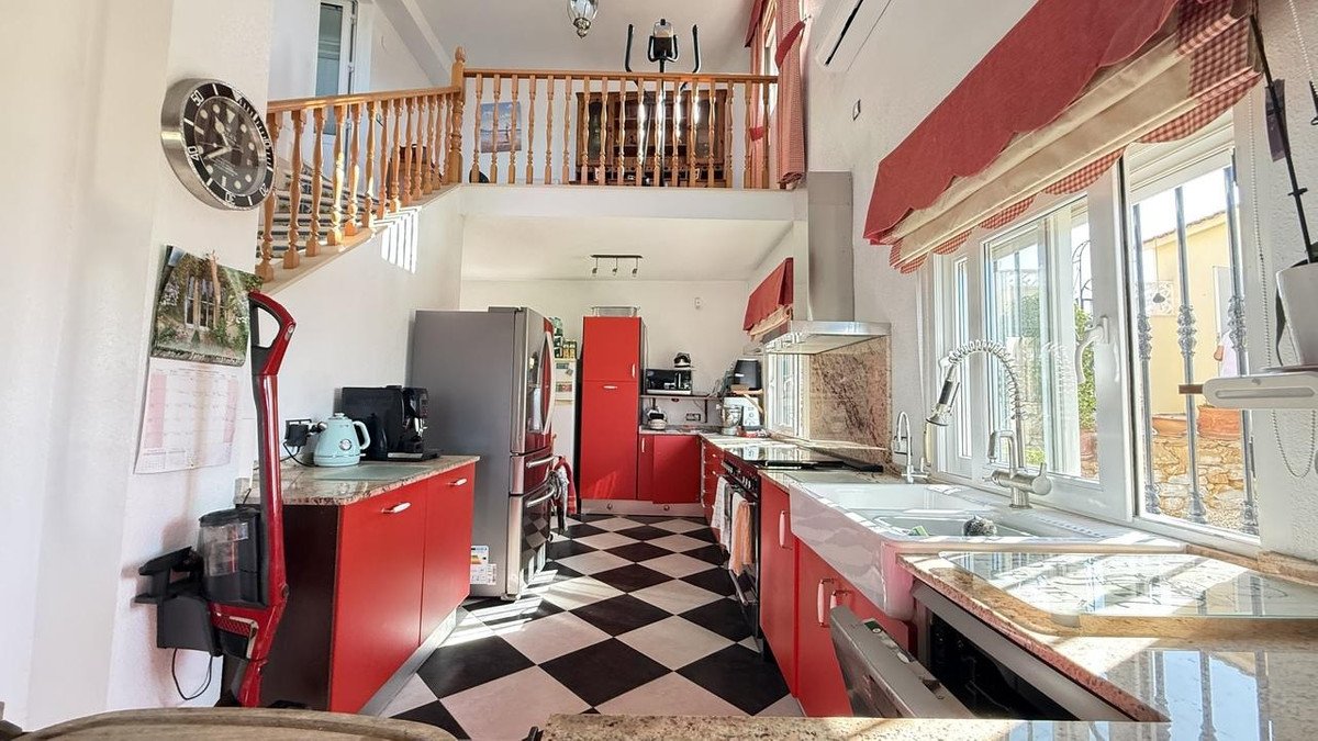 5 Bed Detached Villa in Las Ramblas Golf