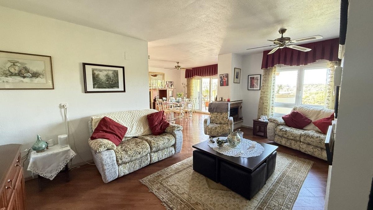 5 Bed Detached Villa in Las Ramblas Golf