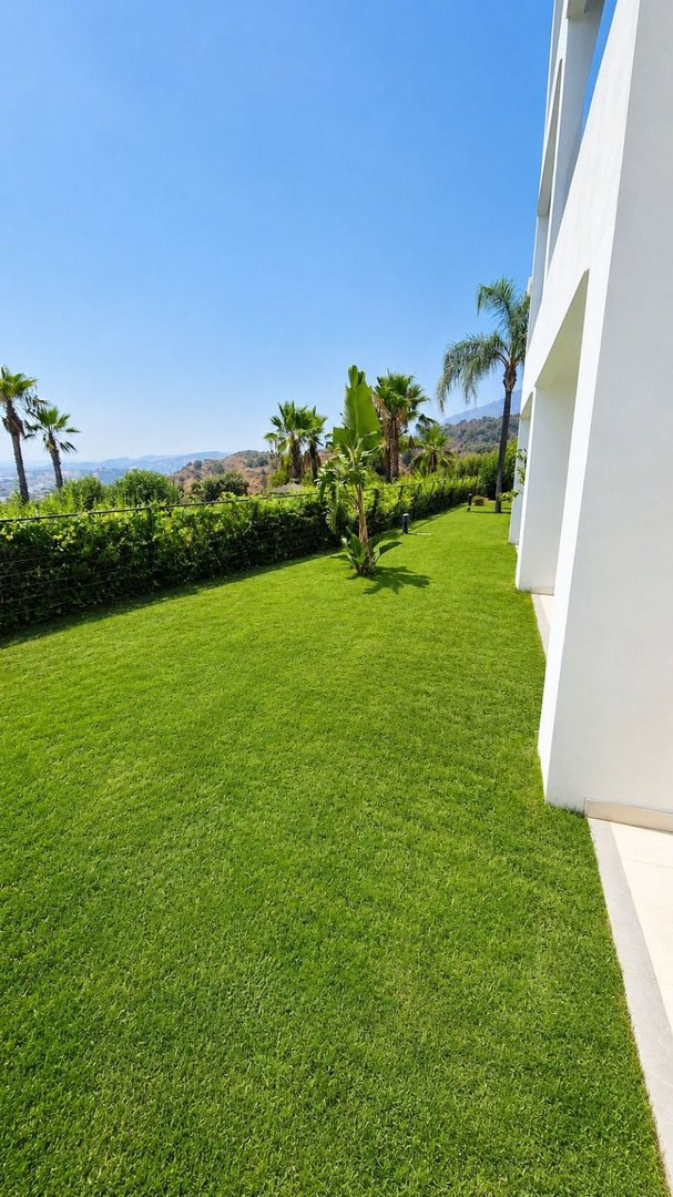 2 Bed Ground Floor Apartment in Estepona