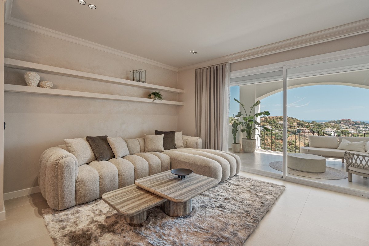 3 Bed Middle Floor Apartment in La Quinta