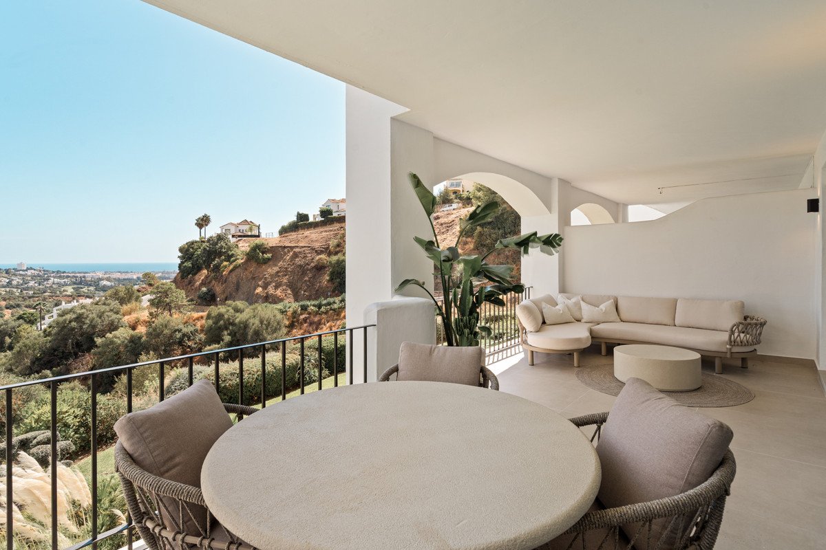 3 Bed Middle Floor Apartment in La Quinta
