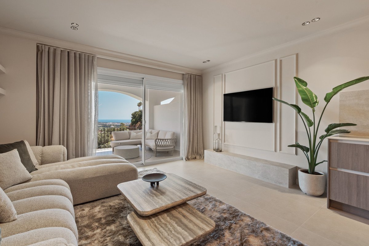 3 Bed Middle Floor Apartment in La Quinta