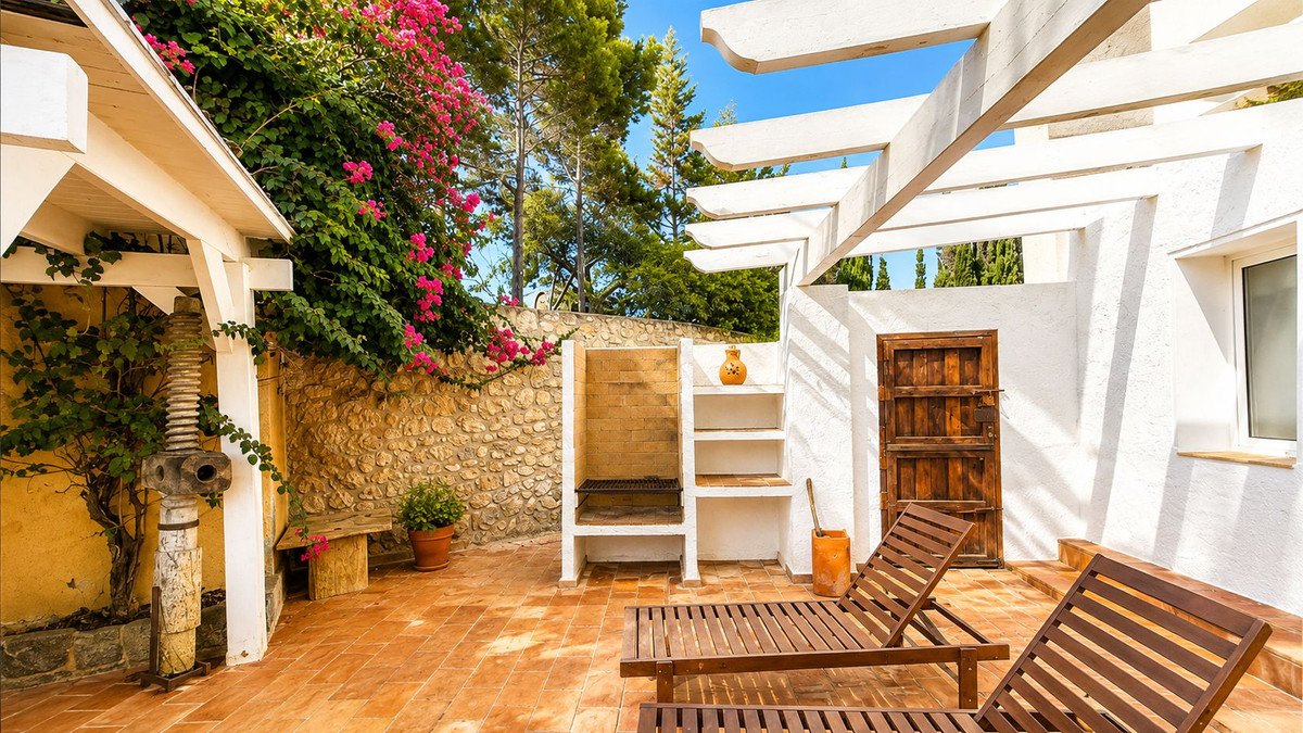 4 Bed Ground Floor Apartment in Altea