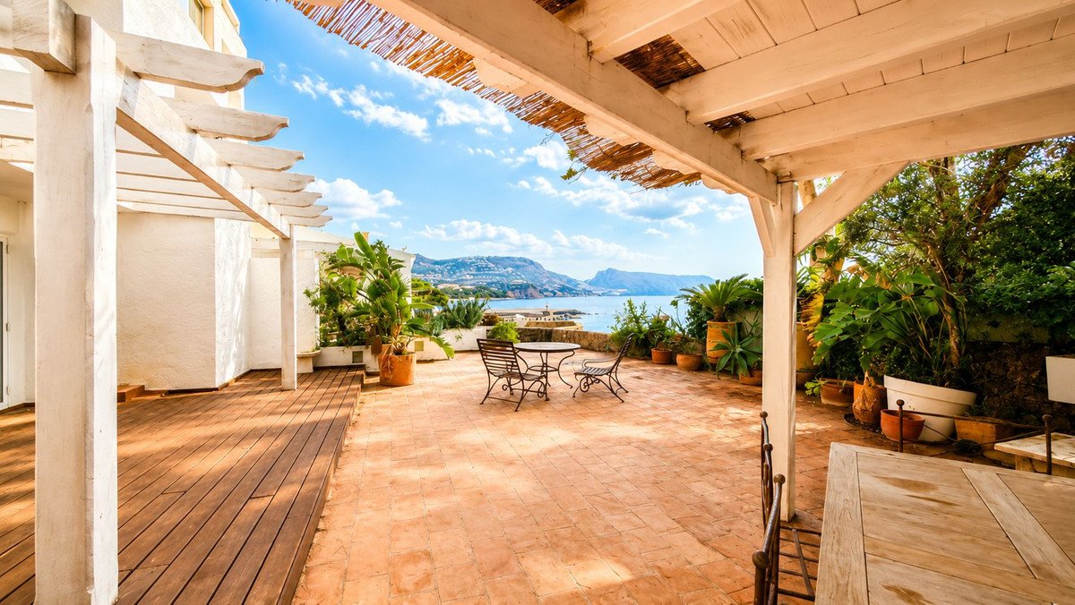 4 Bed Ground Floor Apartment in Altea