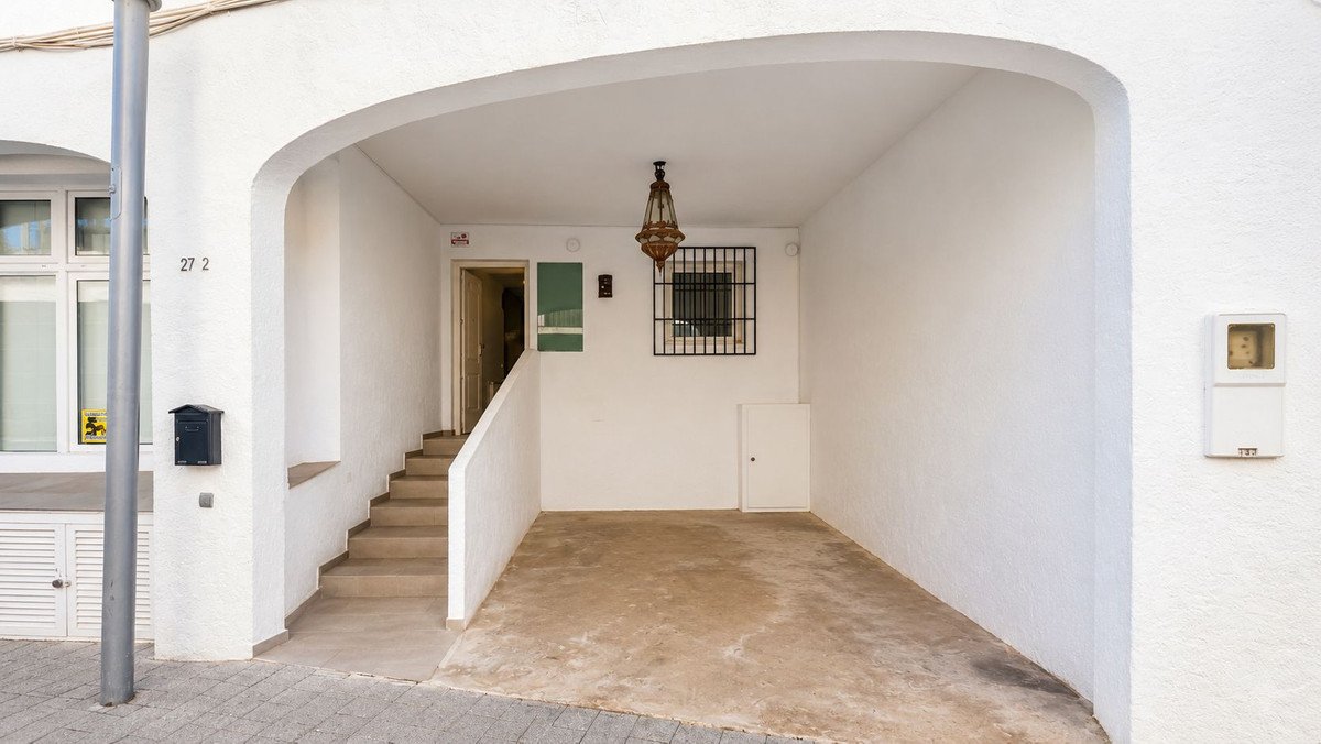 4 Bed Ground Floor Apartment in Altea