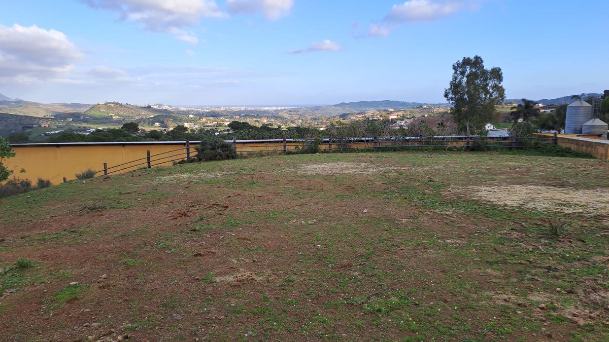 8 Bed Commercial in Campo Mijas