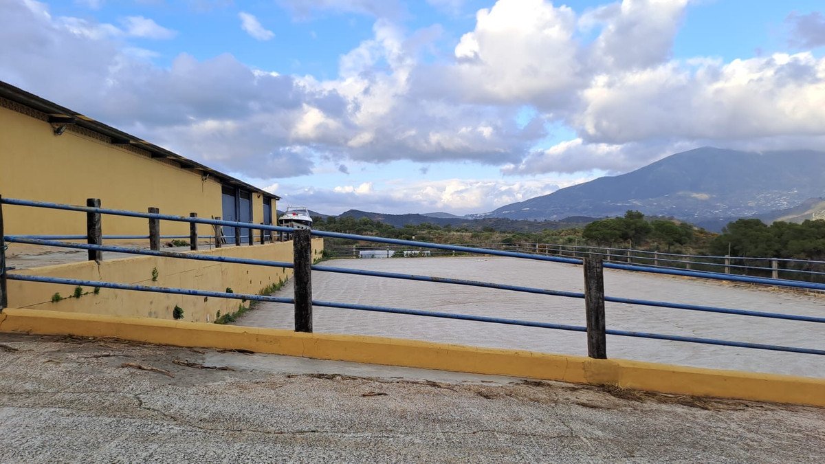 8 Bed Commercial in Campo Mijas