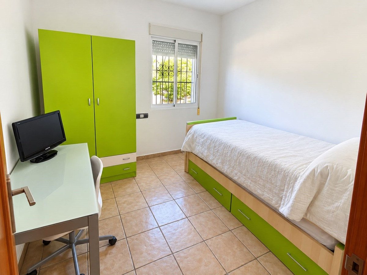 3 Bed Middle Floor Apartment in Málaga