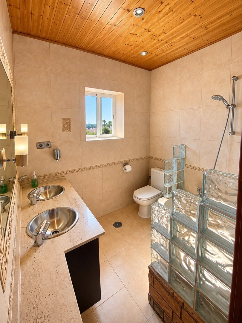3 Bed Middle Floor Apartment in Málaga