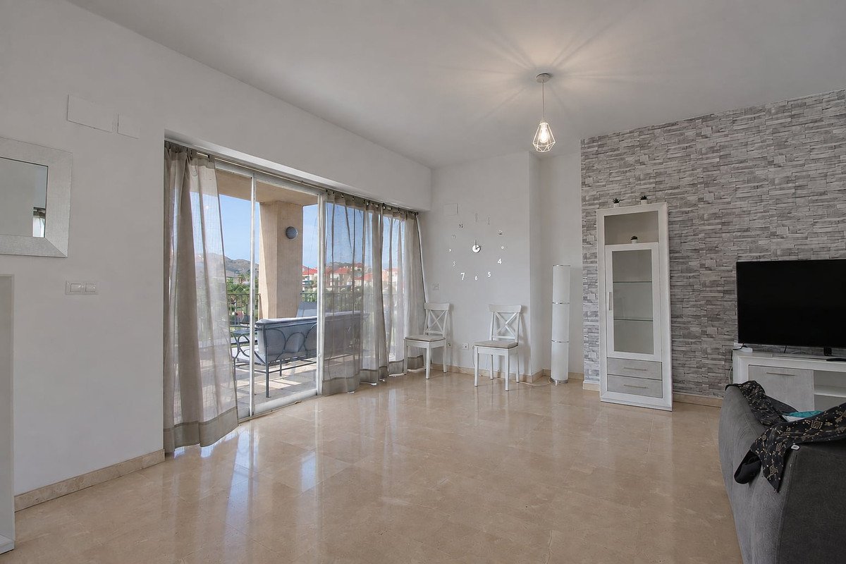 2 Bed Middle Floor Apartment in Alhaurín de la Torre