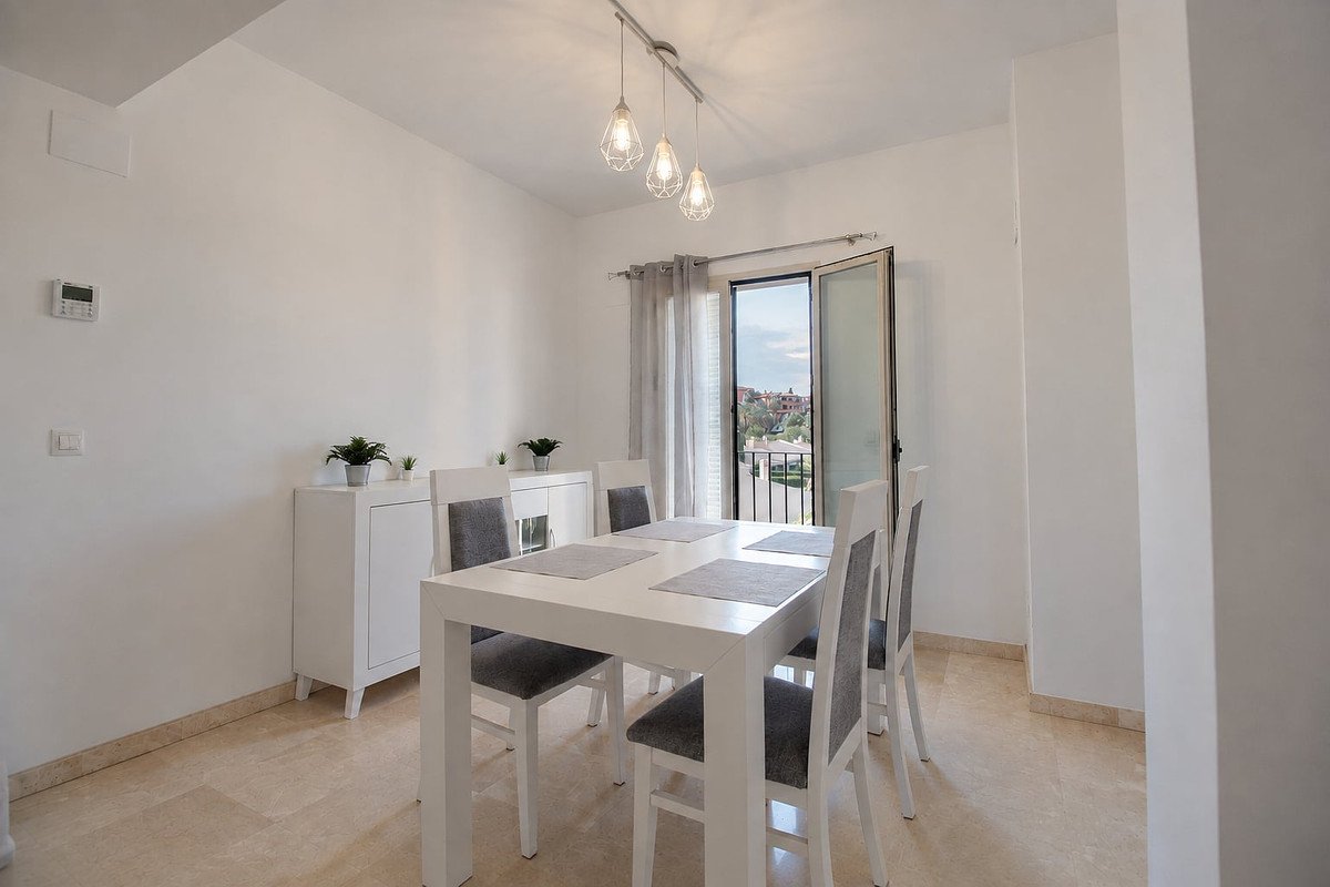 2 Bed Middle Floor Apartment in Alhaurín de la Torre