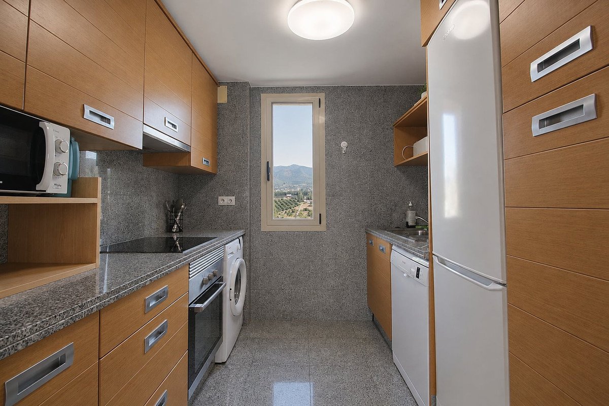 2 Bed Middle Floor Apartment in Alhaurín de la Torre