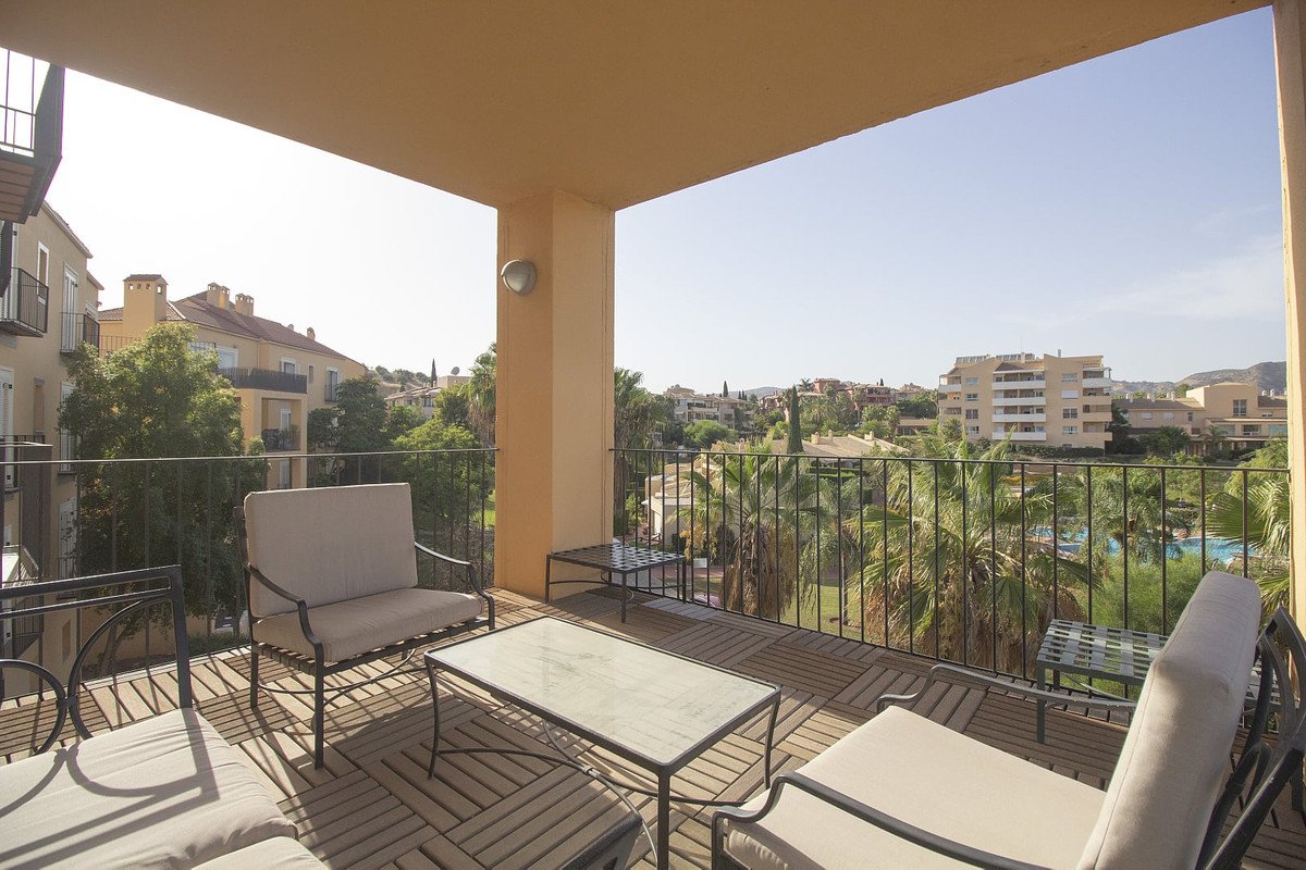 2 Bed Middle Floor Apartment in Alhaurín de la Torre
