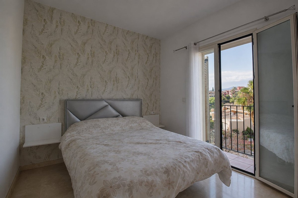 2 Bed Middle Floor Apartment in Alhaurín de la Torre