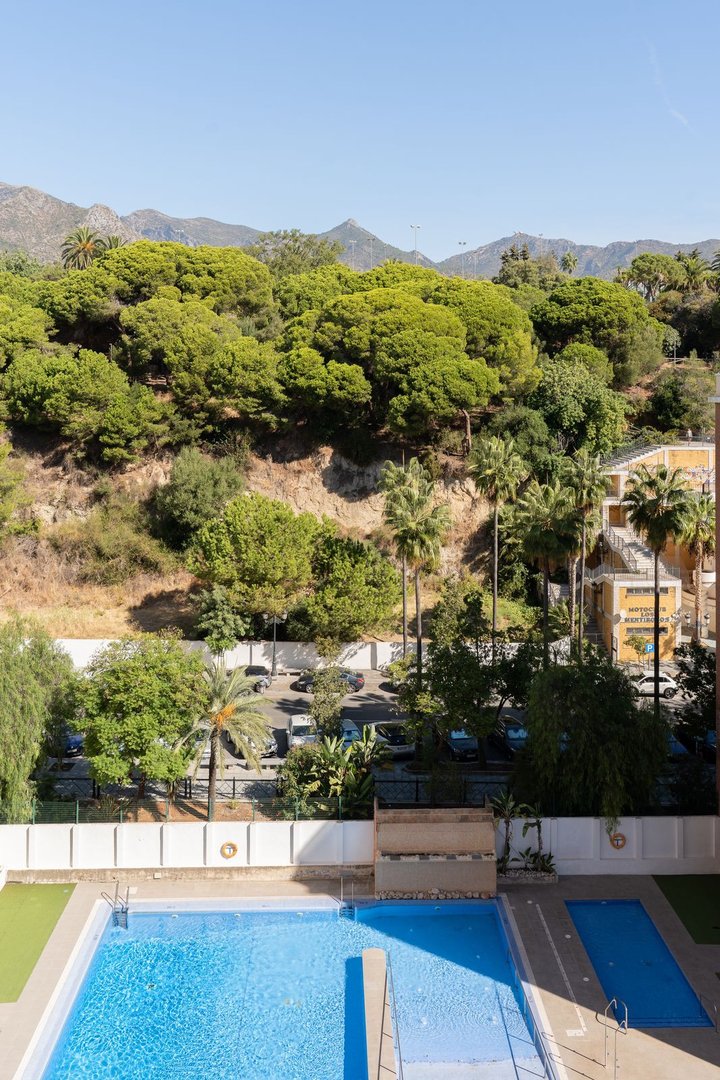 2 Bed Middle Floor Apartment in Marbella