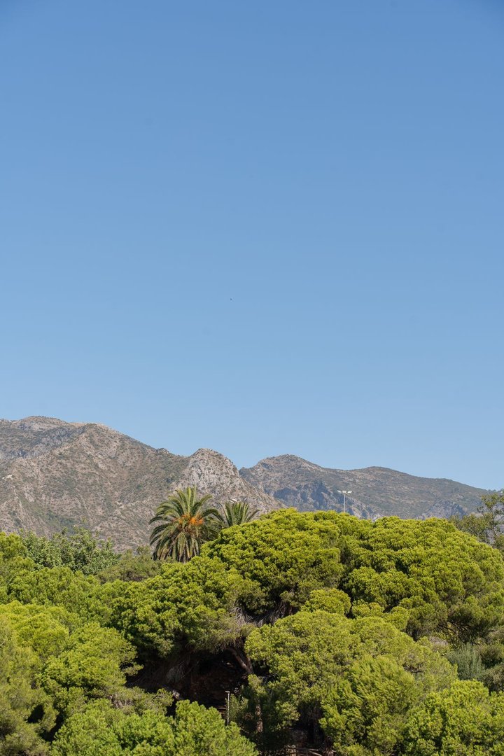 2 Bed Middle Floor Apartment in Marbella