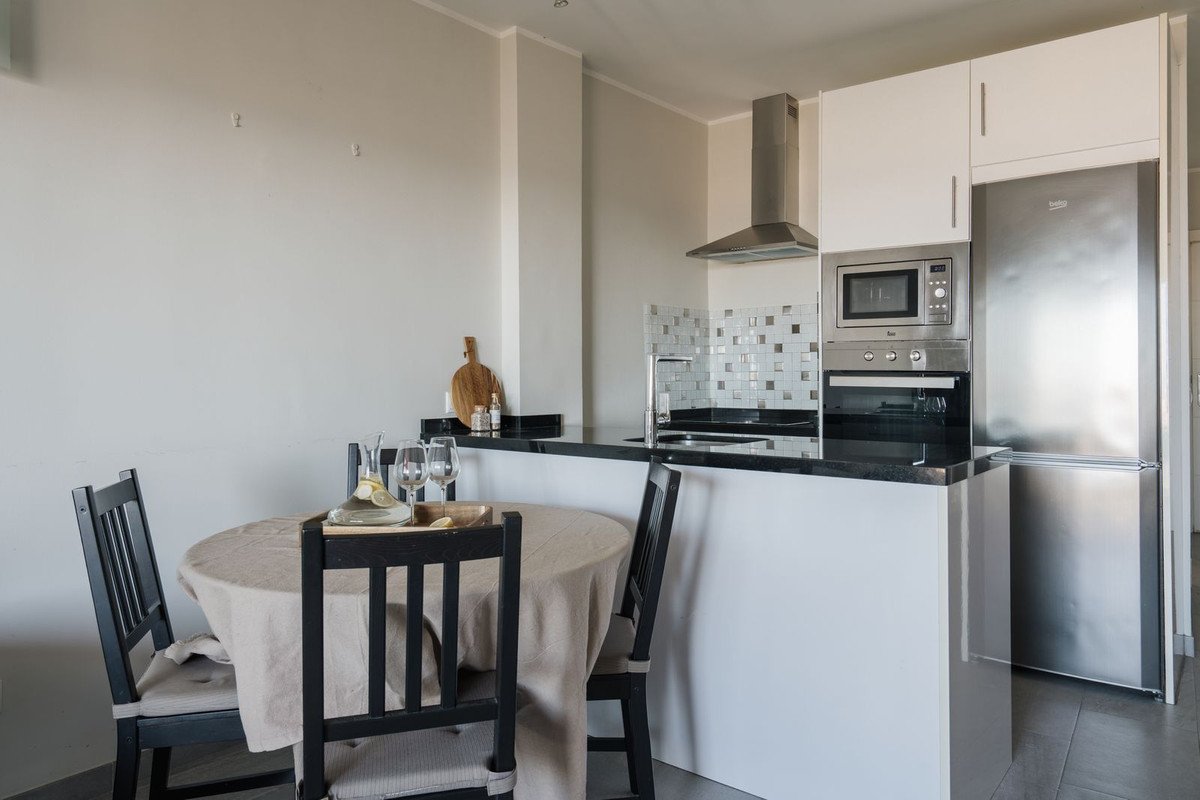 2 Bed Middle Floor Apartment in Marbella