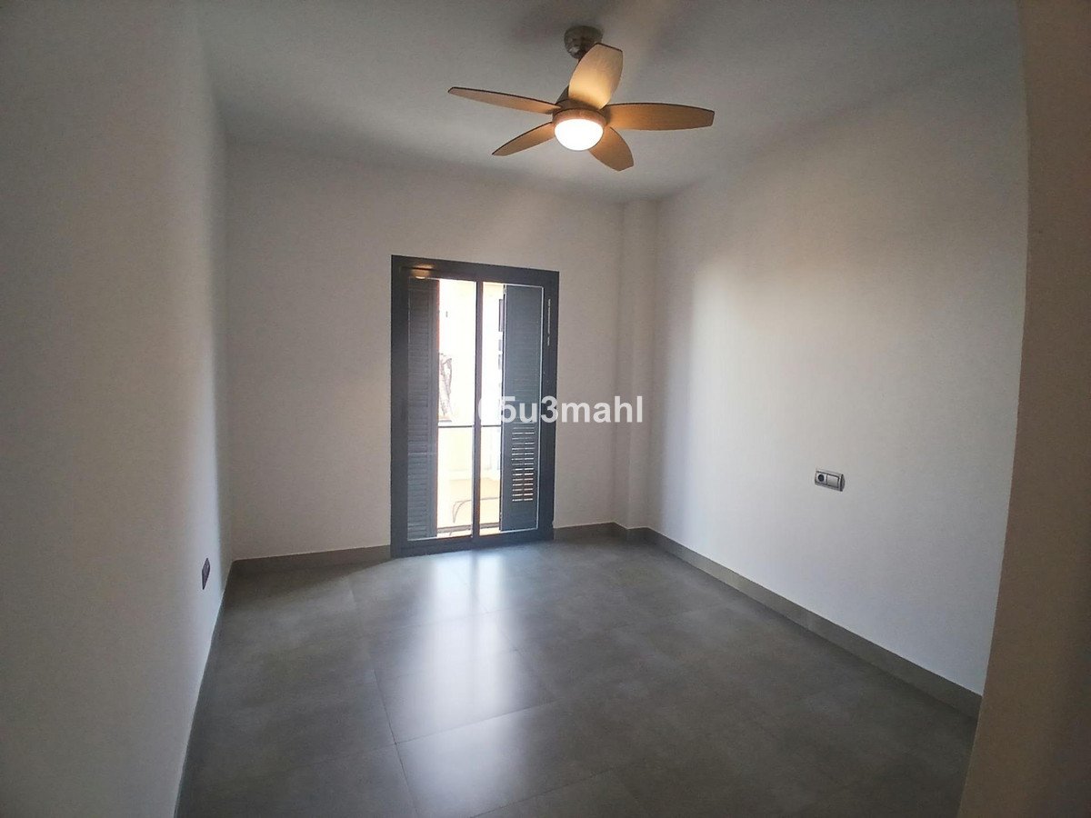 3 Bed Middle Floor Apartment in Centro Histórico