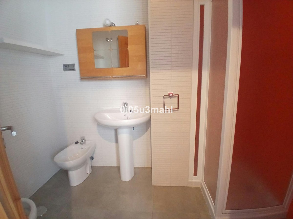 3 Bed Middle Floor Apartment in Centro Histórico