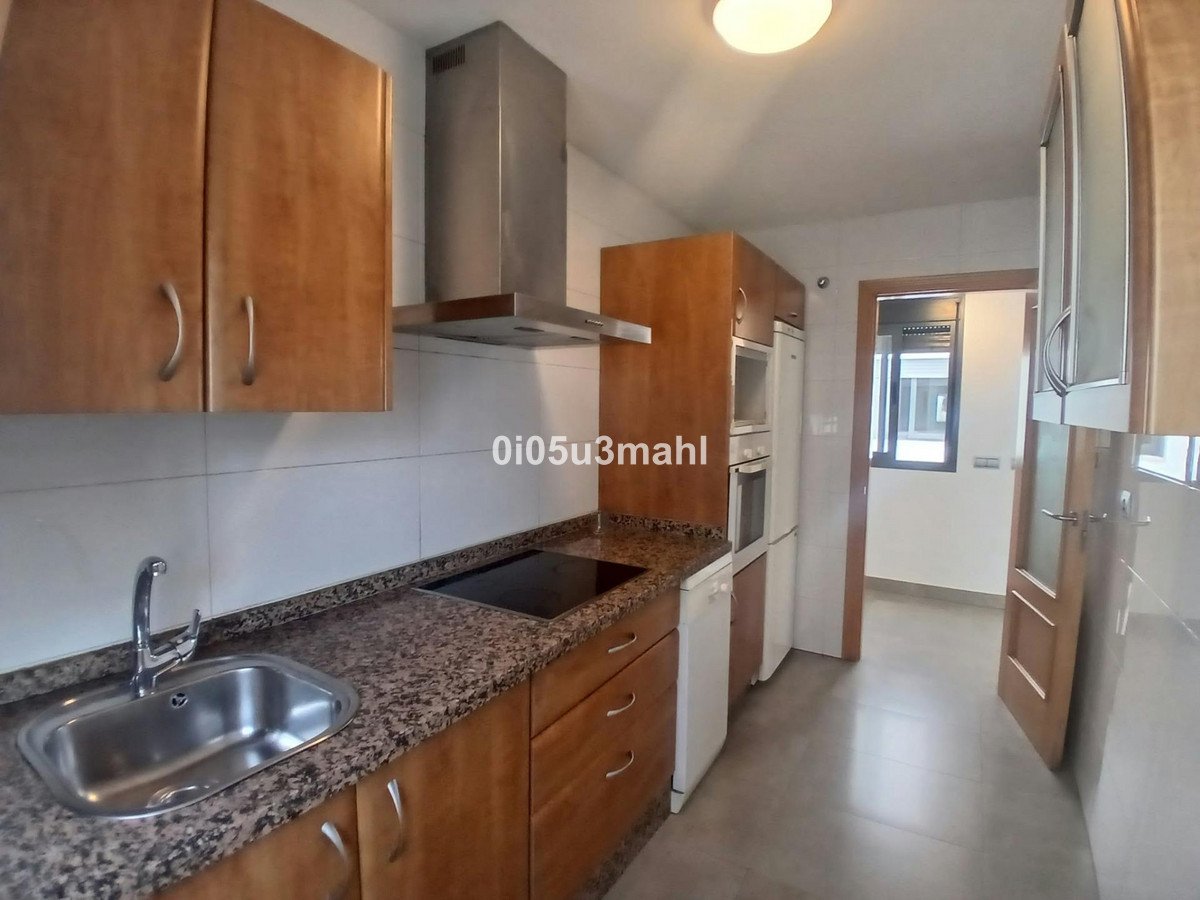 3 Bed Middle Floor Apartment in Centro Histórico