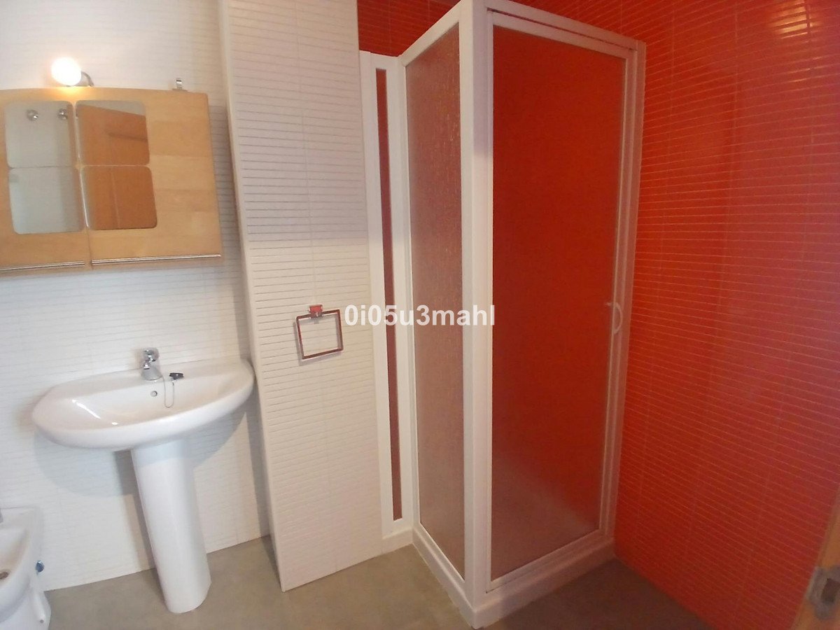 3 Bed Middle Floor Apartment in Centro Histórico