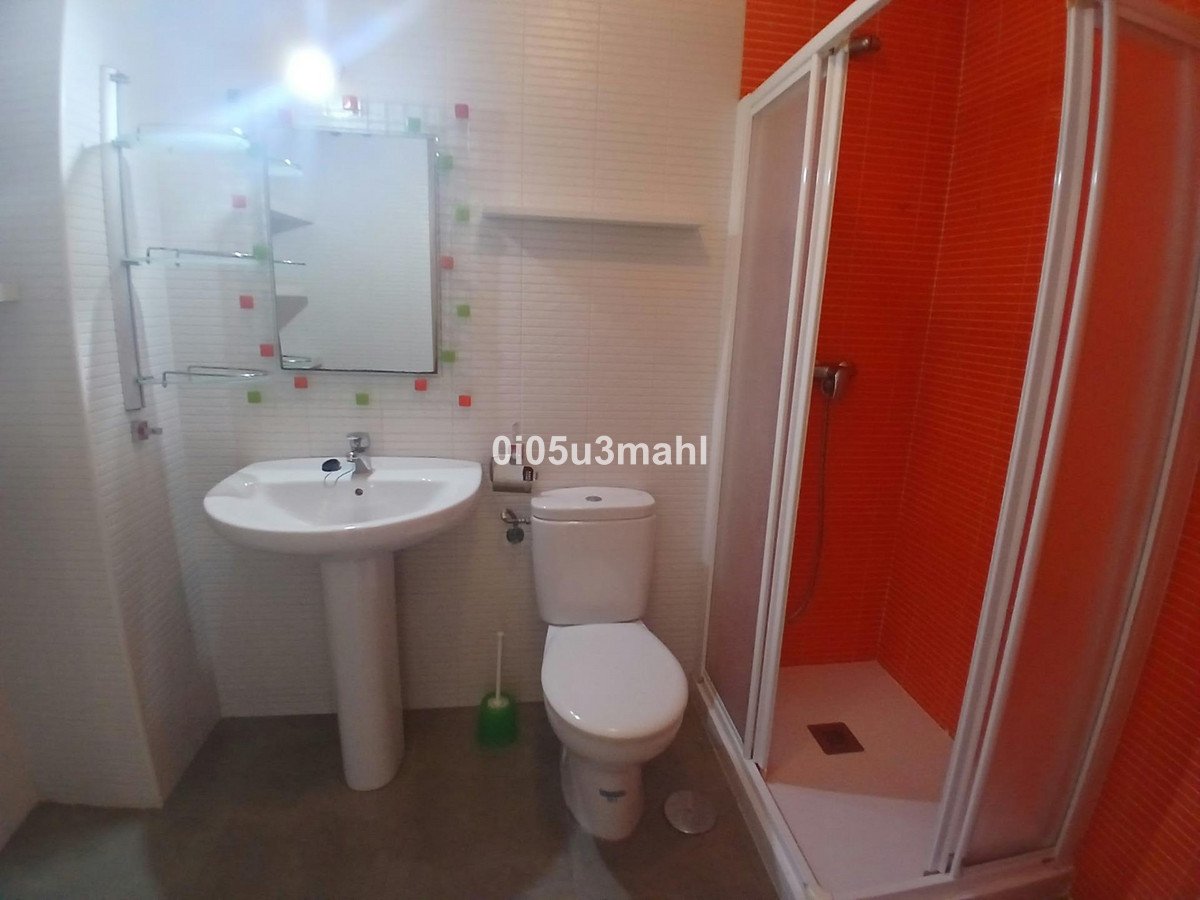 3 Bed Middle Floor Apartment in Centro Histórico