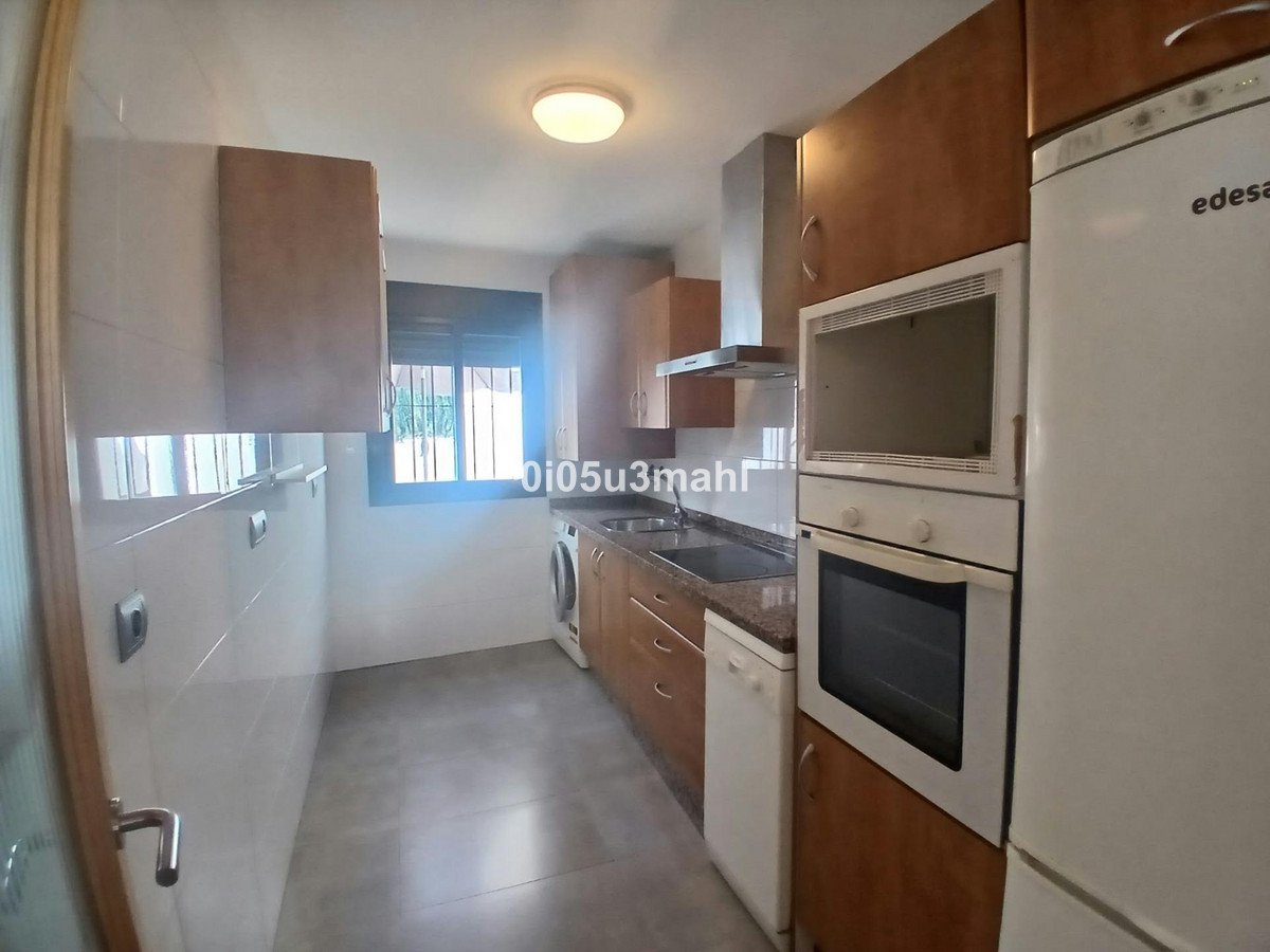 3 Bed Middle Floor Apartment in Centro Histórico