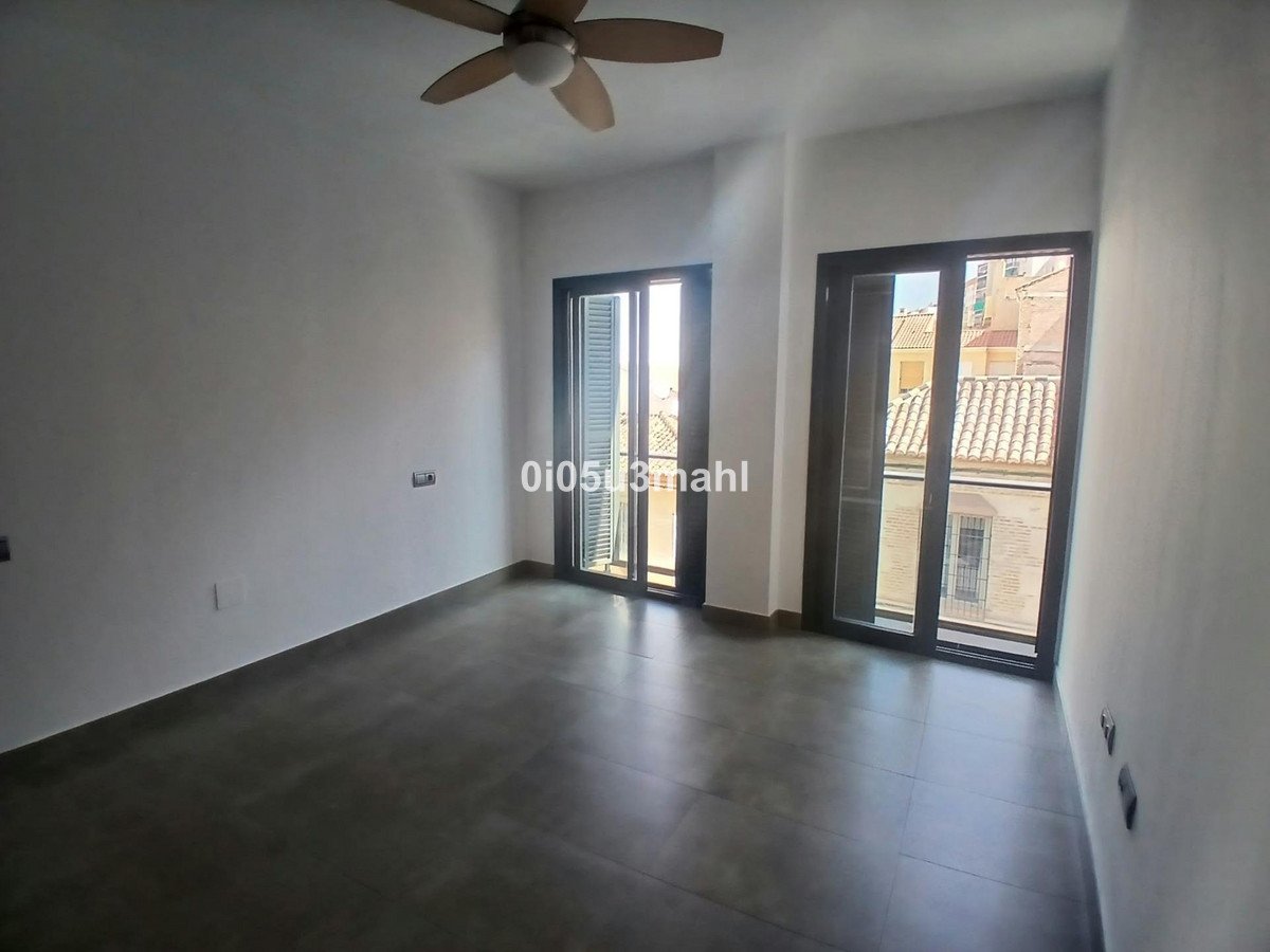 3 Bed Middle Floor Apartment in Centro Histórico
