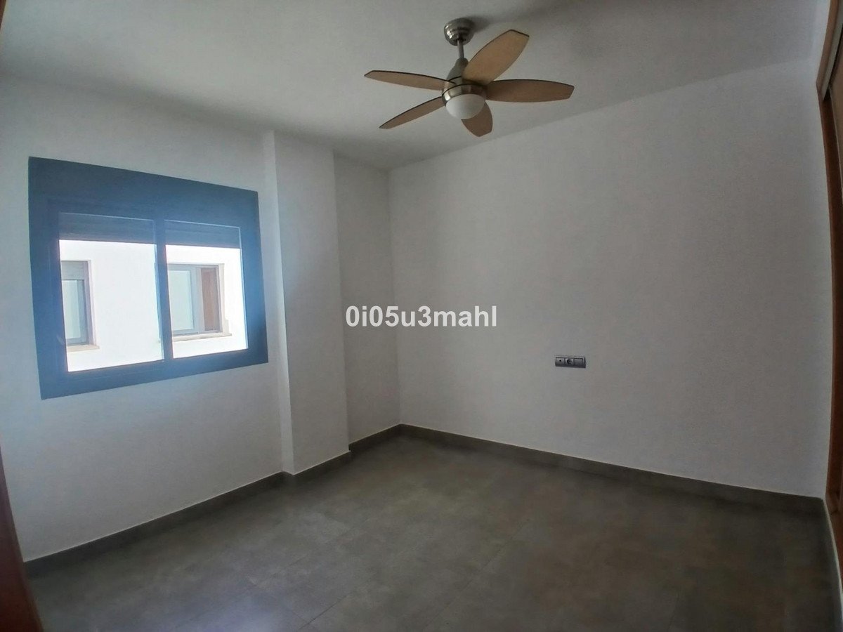 3 Bed Middle Floor Apartment in Centro Histórico