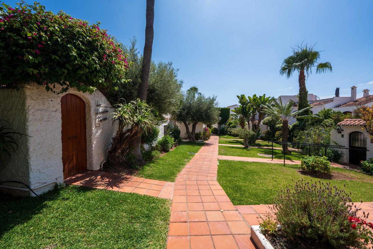 2 Bed Semi-Detached House in Nerja