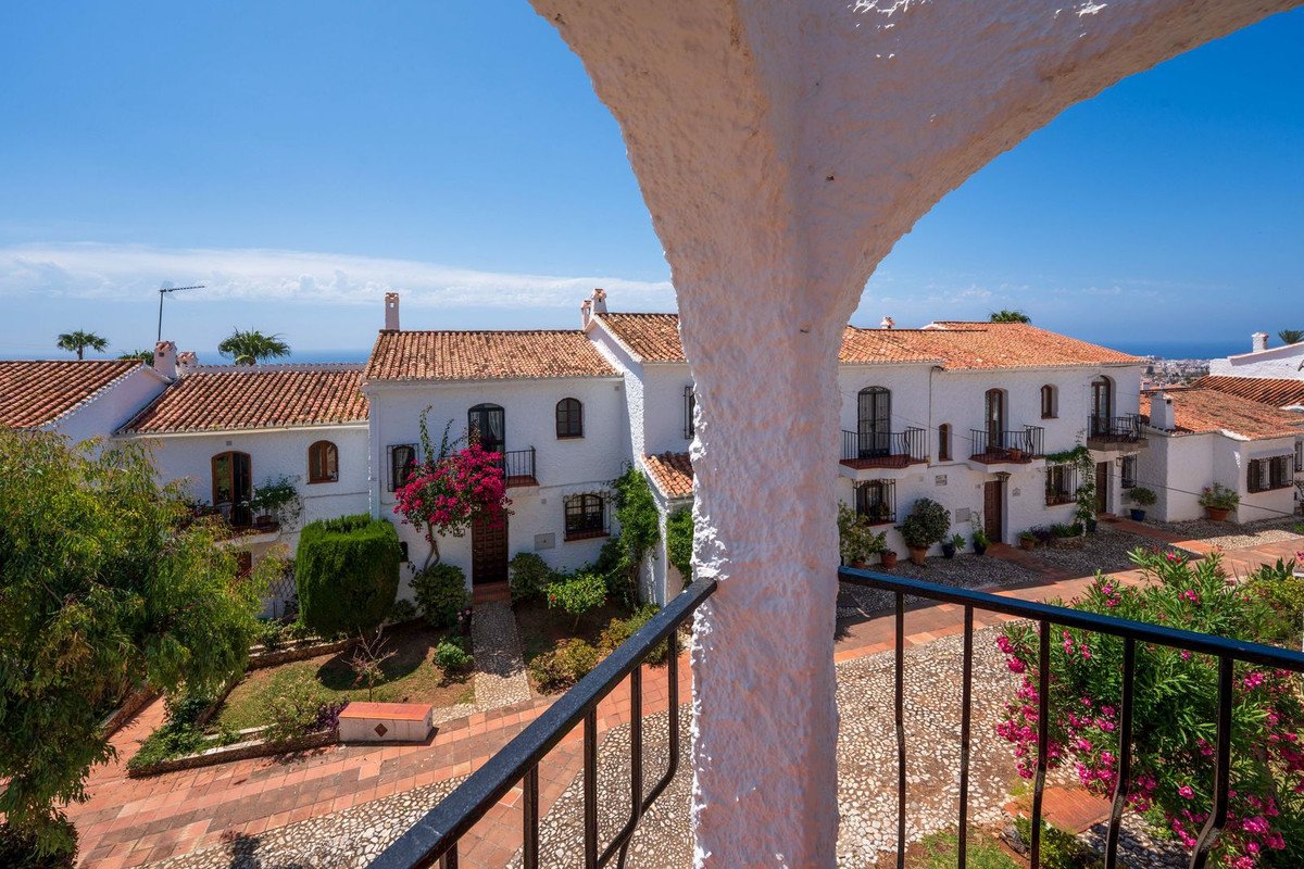 2 Bed Semi-Detached House in Nerja