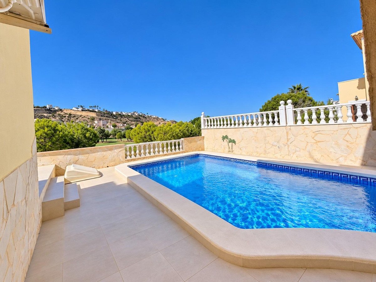 3 Bed Detached Villa in La Marquesa