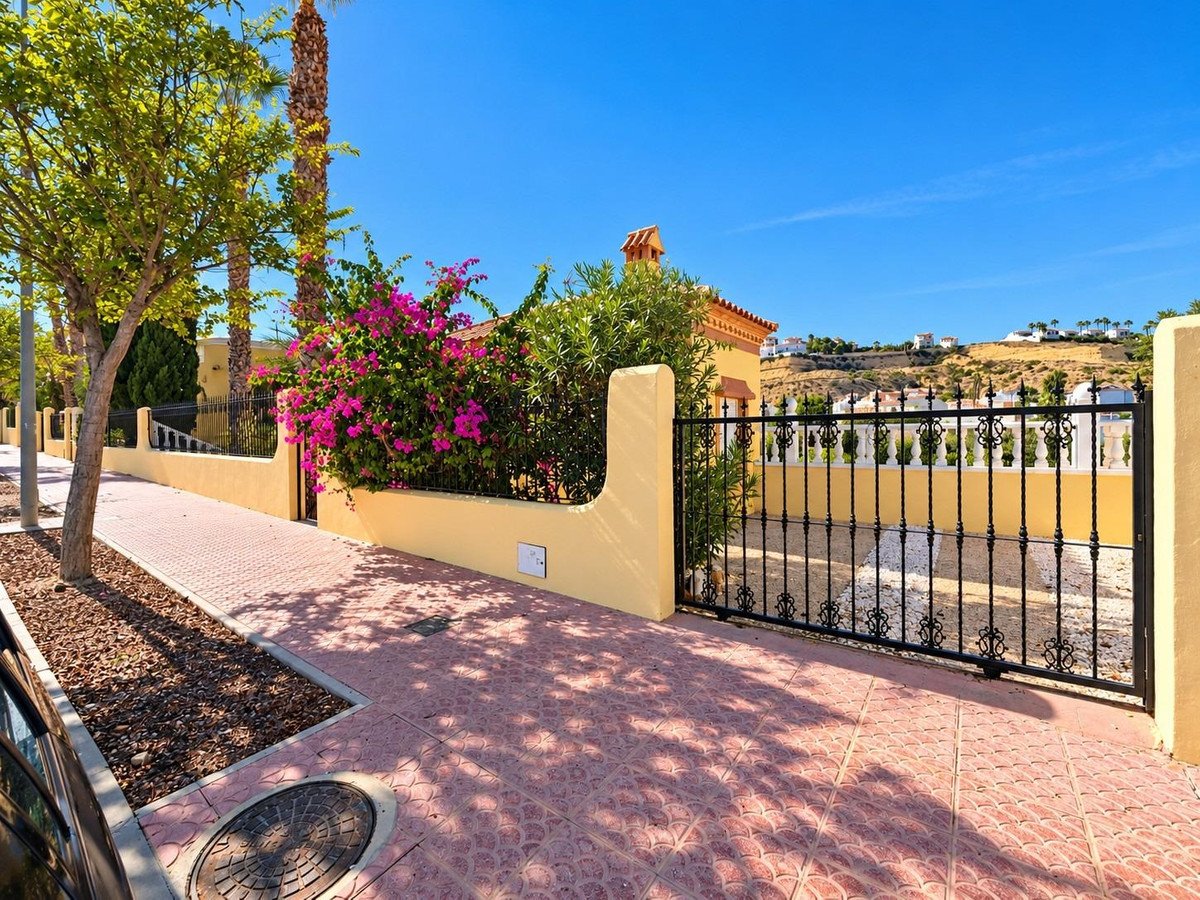 3 Bed Detached Villa in La Marquesa