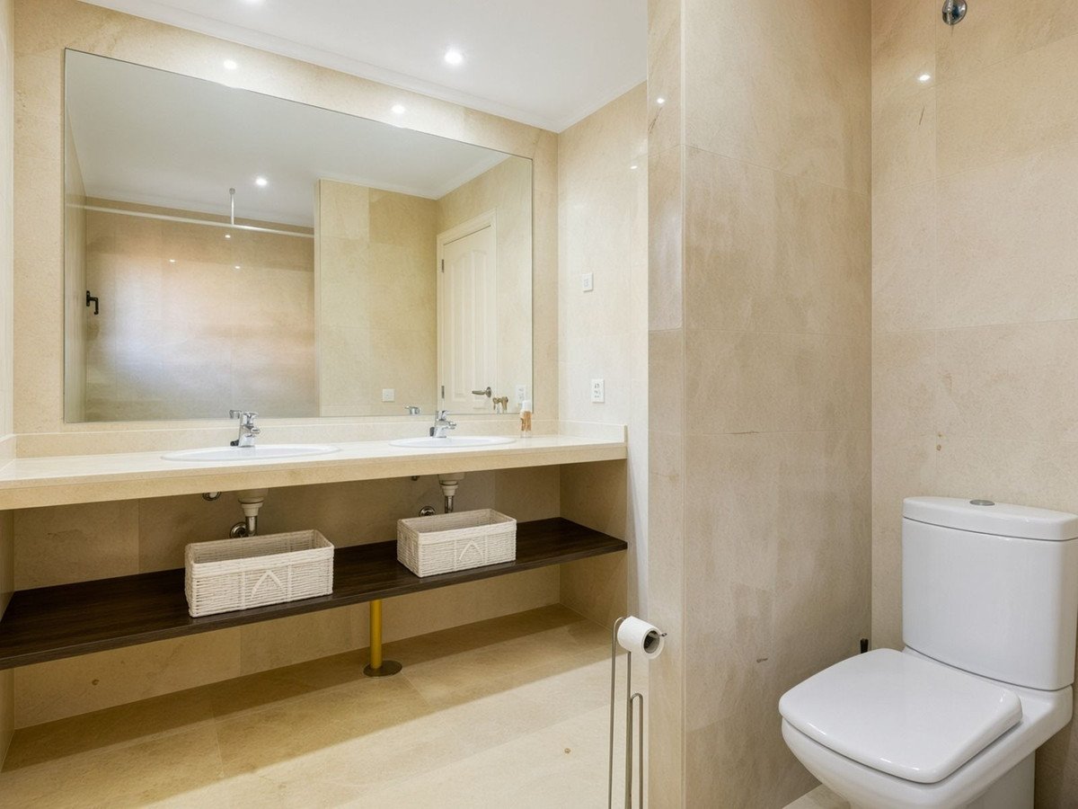 2 Bed Ground Floor Apartment in Estepona
