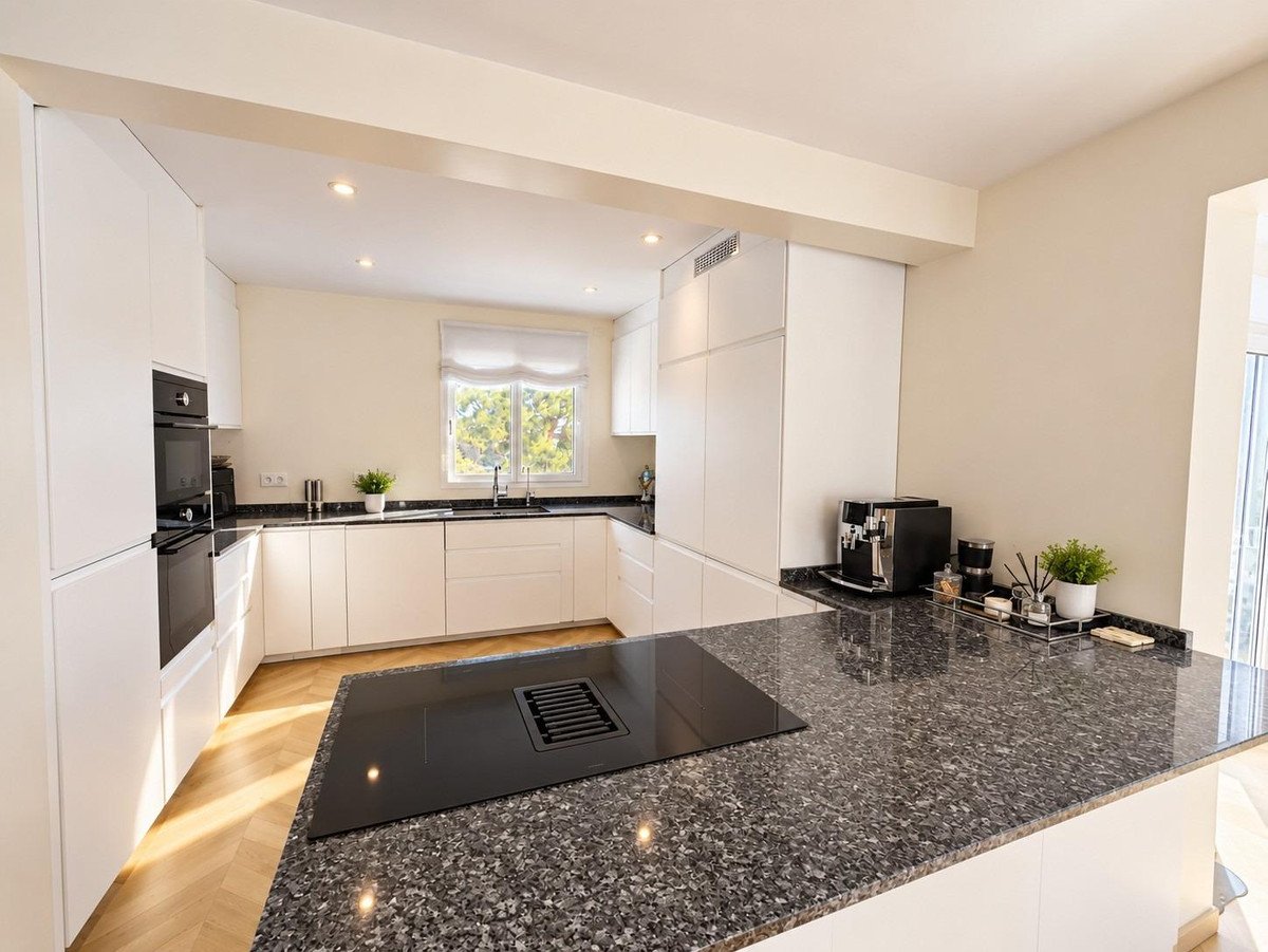 5 Bed Detached Villa in Torrevieja