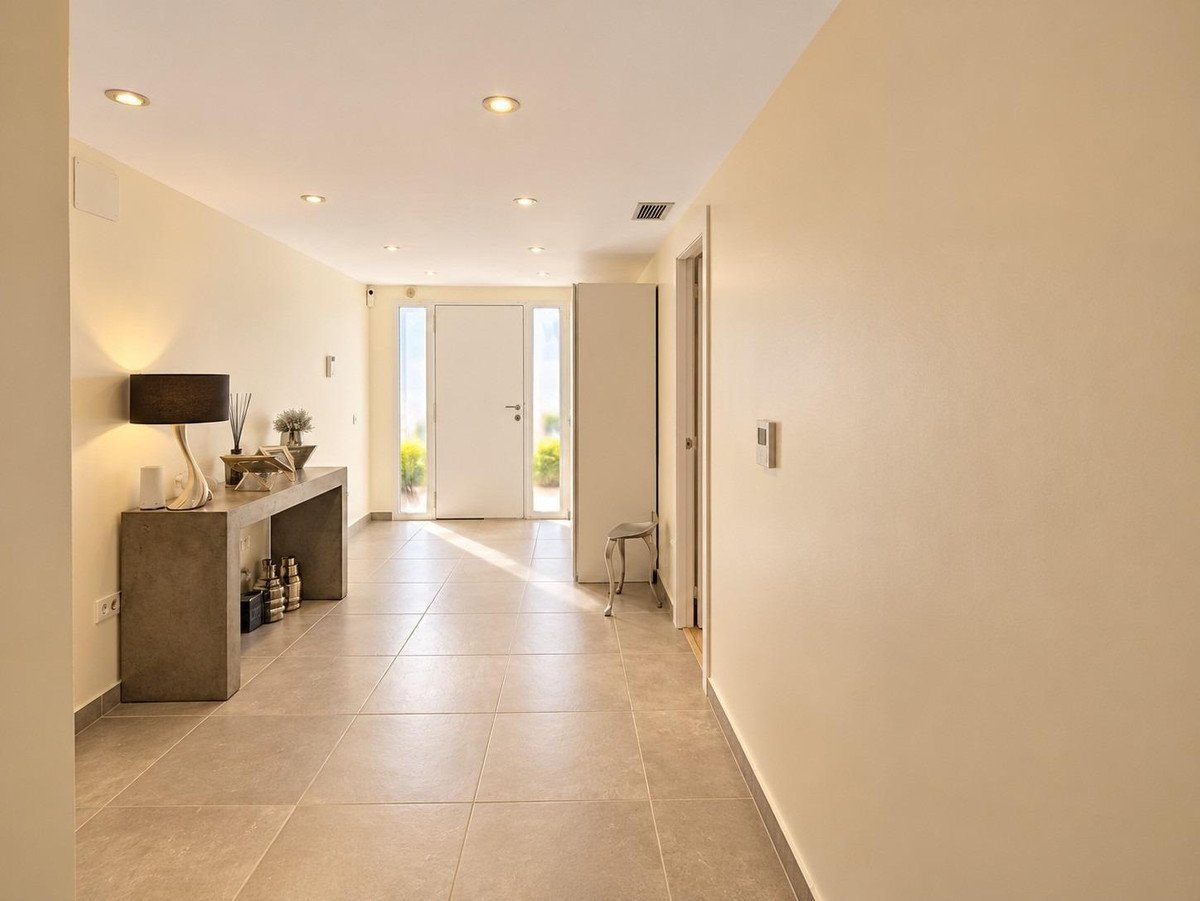 5 Bed Detached Villa in Torrevieja