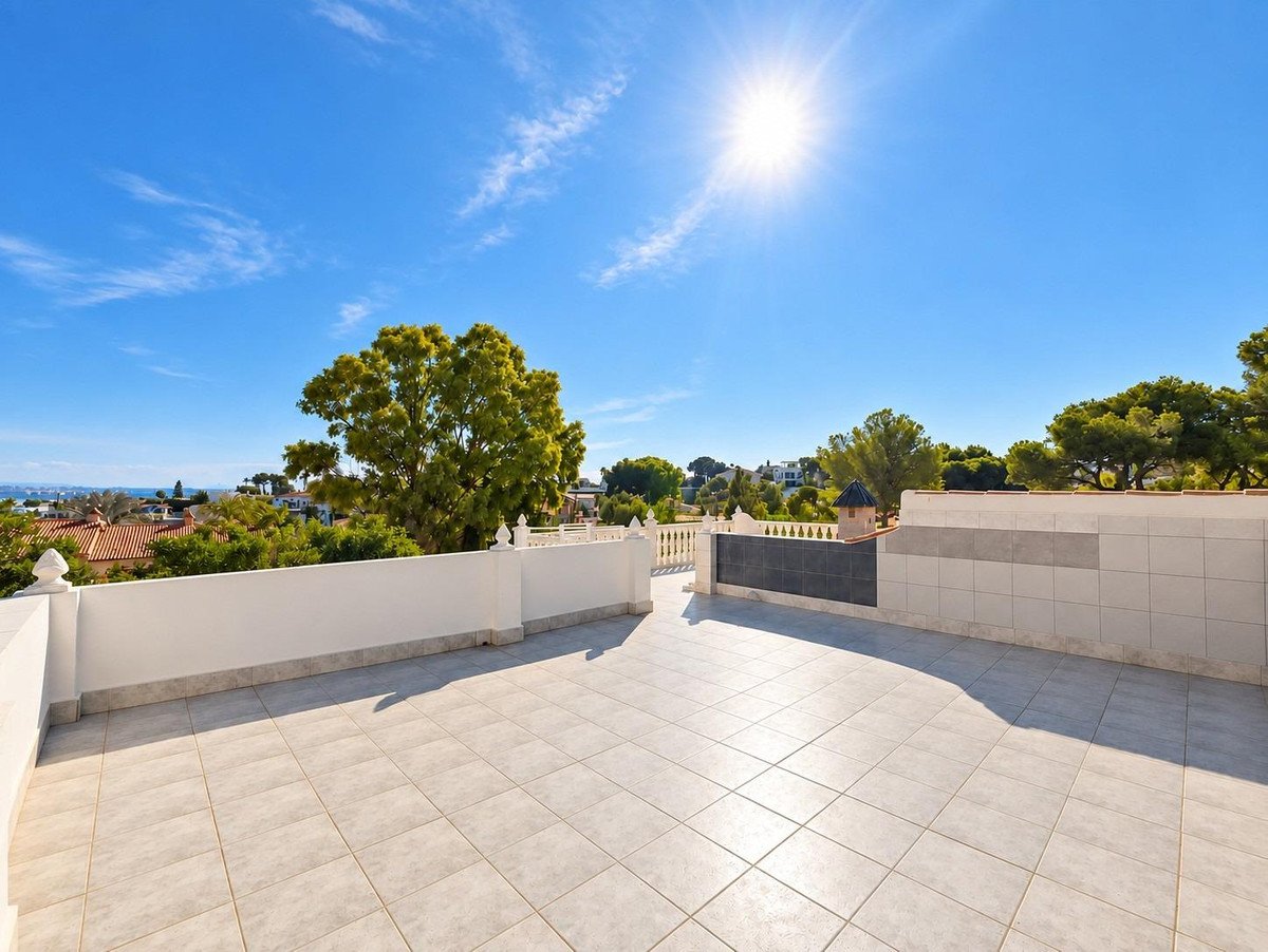 5 Bed Detached Villa in Torrevieja