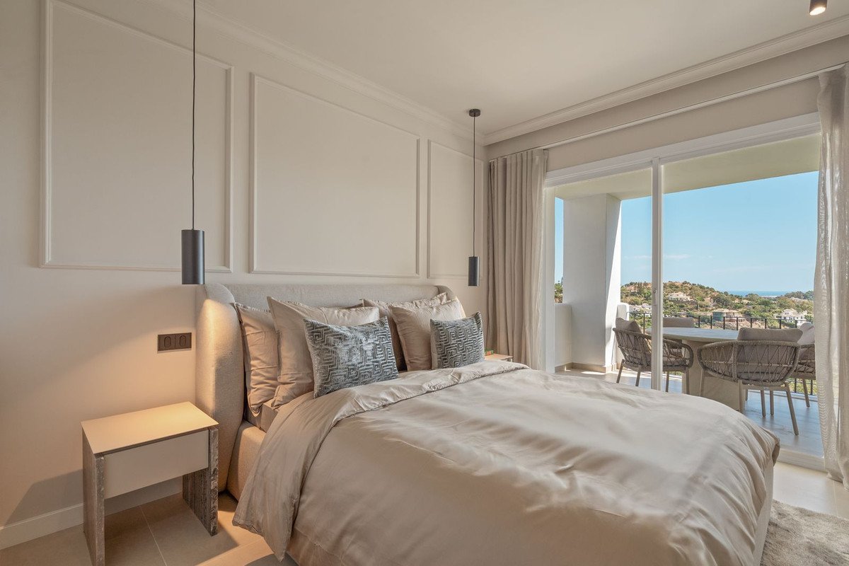 3 Bed Middle Floor Apartment in Benahavís