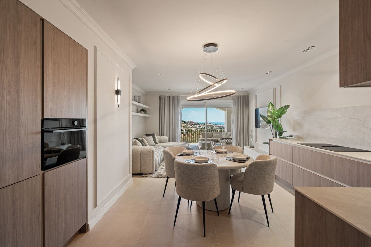 3 Bed Middle Floor Apartment in Benahavís