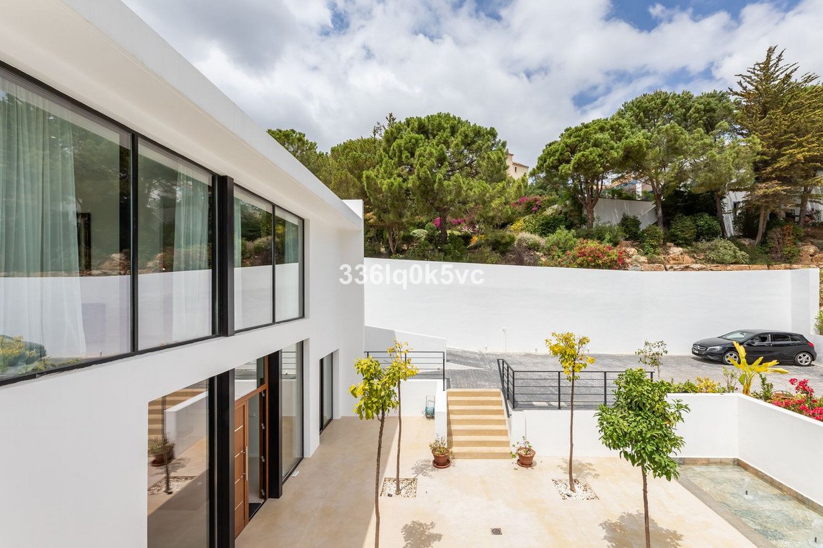 6 Bed Detached Villa in Benahavís