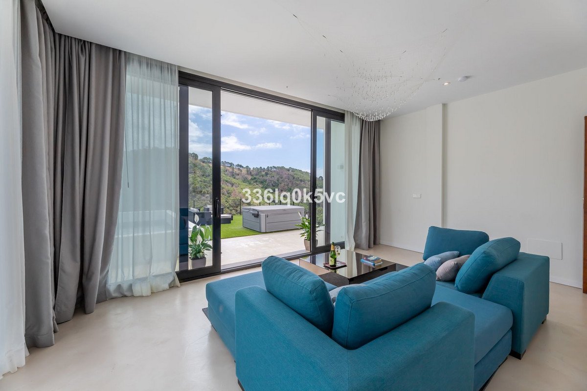 6 Bed Detached Villa in Benahavís