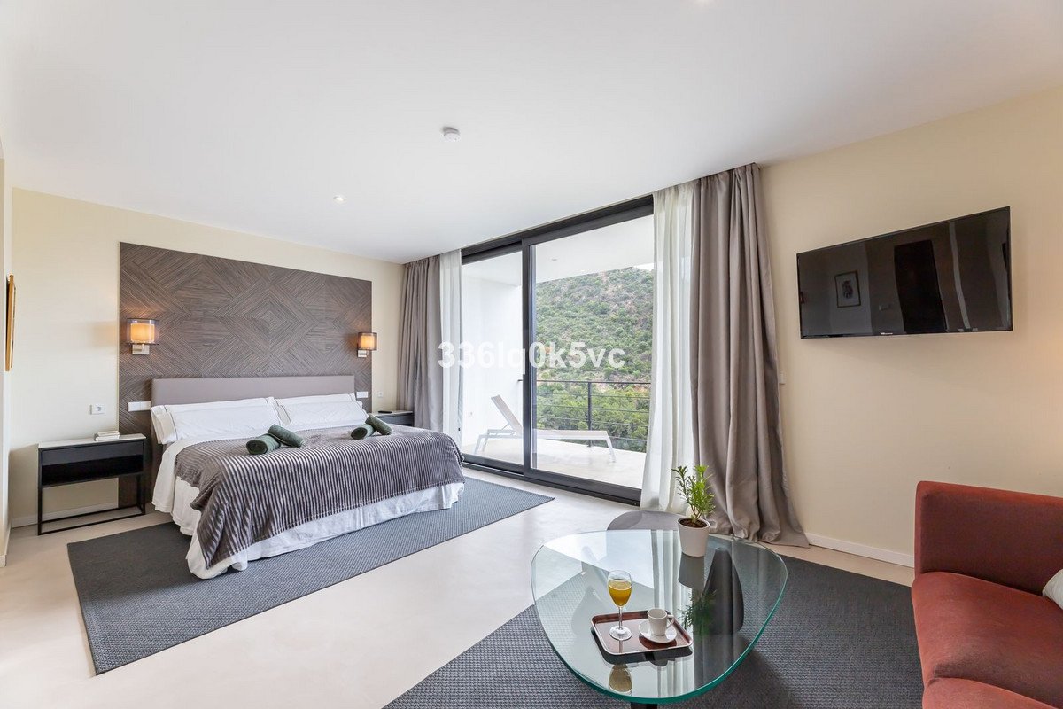 6 Bed Detached Villa in Benahavís