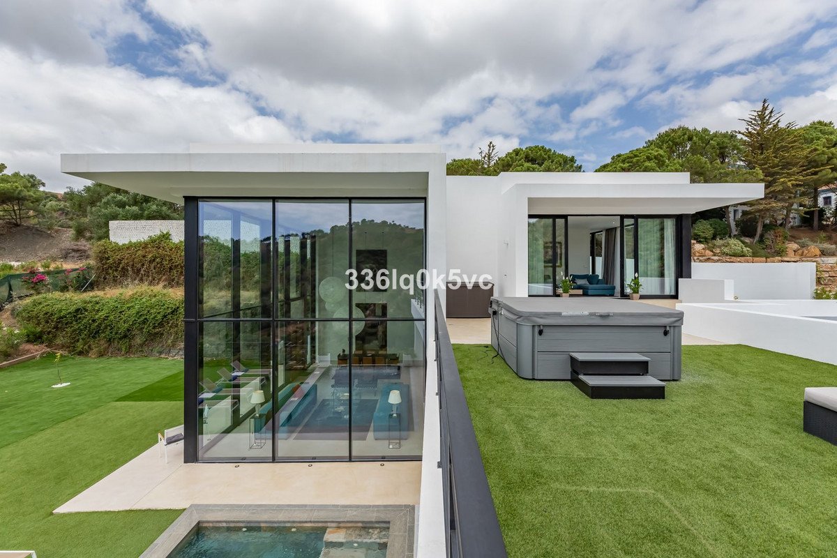 6 Bed Detached Villa in Benahavís