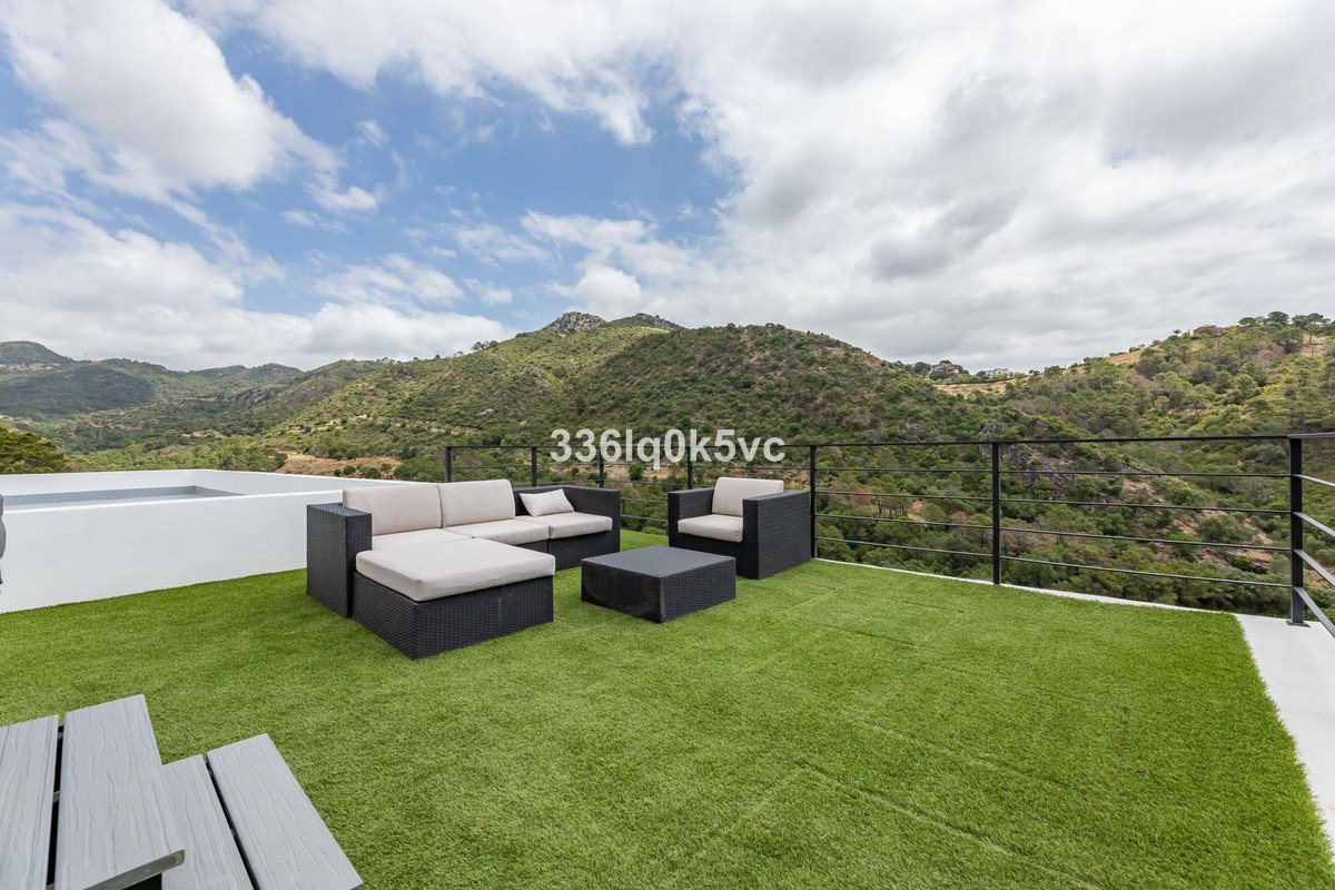 6 Bed Detached Villa in Benahavís