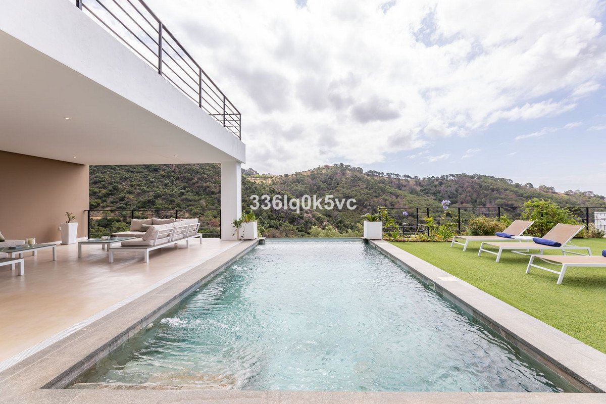 6 Bed Detached Villa in Benahavís