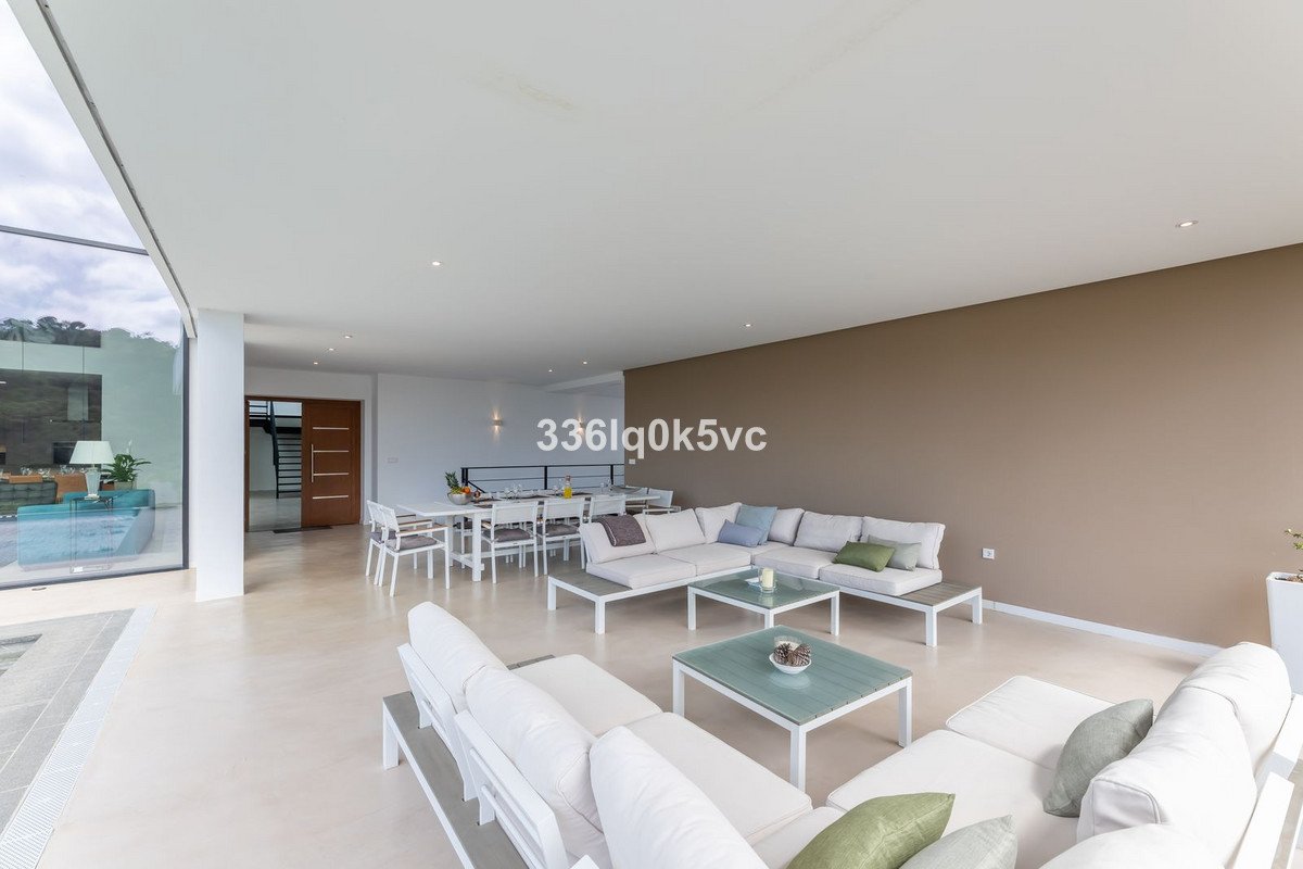 6 Bed Detached Villa in Benahavís